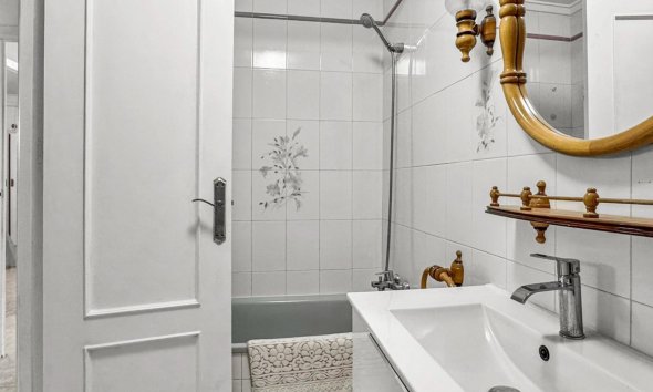 Reventa - Apartamento / Dúplex - Torrevieja - Playa de los Locos