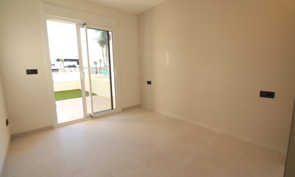Resale - Apartament / Duplex - Guardamar del Segura - El Raso