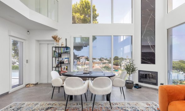 Resale - Villa / House - Torrevieja - Los Balcones