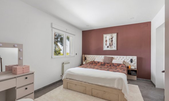Resale - Villa / House - Torrevieja - Los Balcones