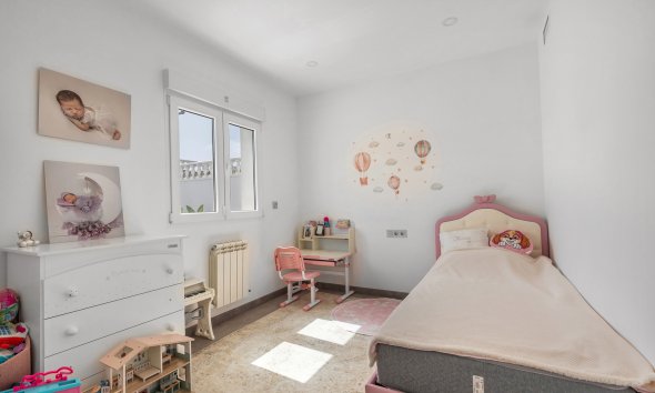 Resale - Villa / House - Torrevieja - Los Balcones