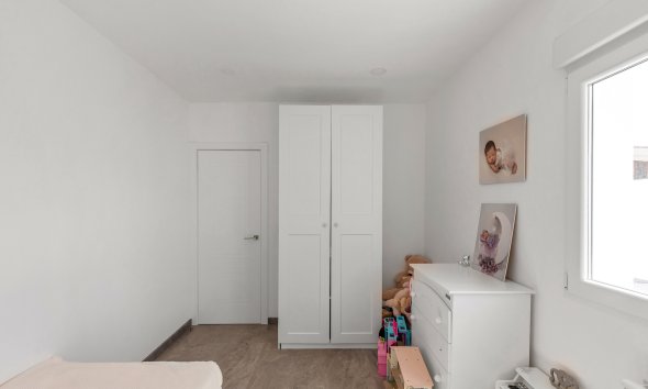 Resale - Villa / House - Torrevieja - Los Balcones