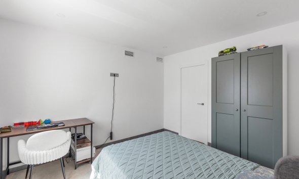 Resale - Villa / House - Torrevieja - Los Balcones