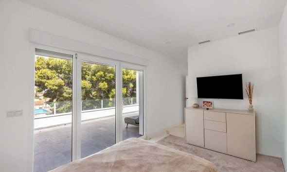 Resale - Villa / House - Torrevieja - Los Balcones