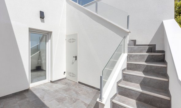Resale - Villa / House - Torrevieja - Los Balcones