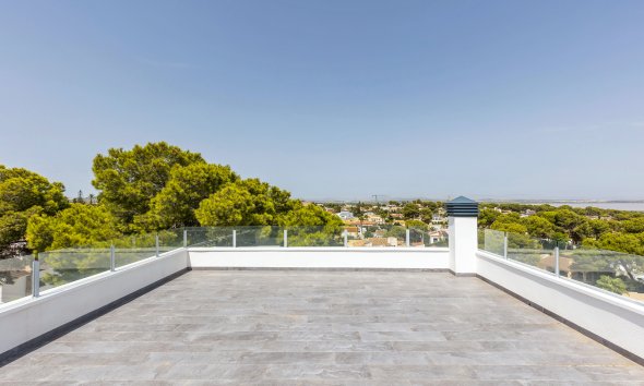 Resale - Villa / House - Torrevieja - Los Balcones