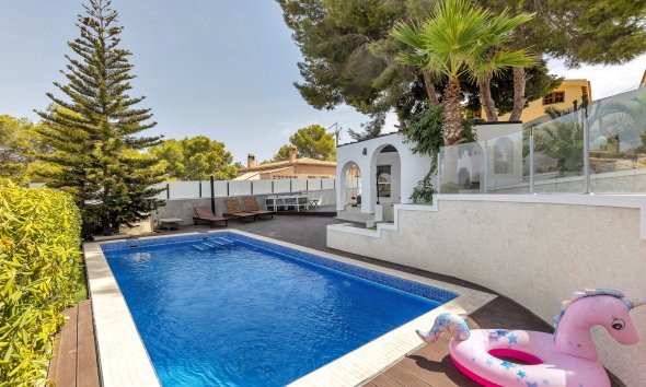 Resale - Villa / House - Torrevieja - Los Balcones