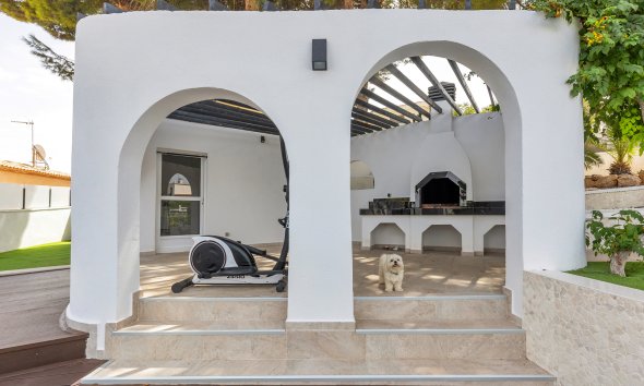 Resale - Villa / House - Torrevieja - Los Balcones