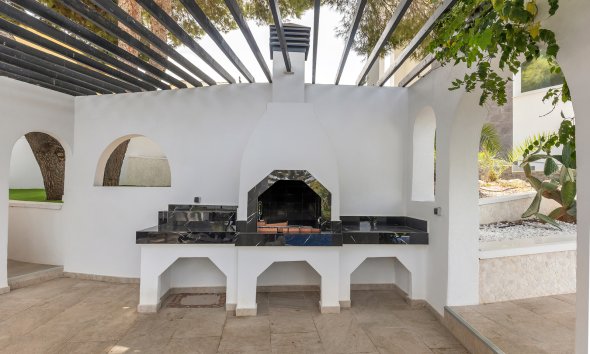 Resale - Villa / House - Torrevieja - Los Balcones