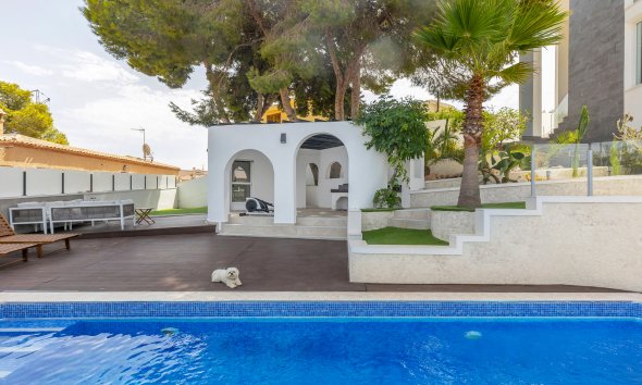 Resale - Villa / House - Torrevieja - Los Balcones