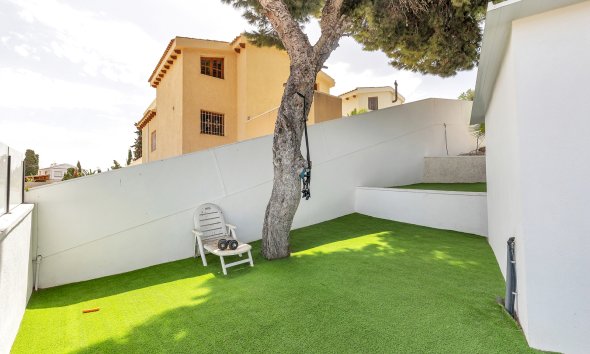 Resale - Villa / House - Torrevieja - Los Balcones