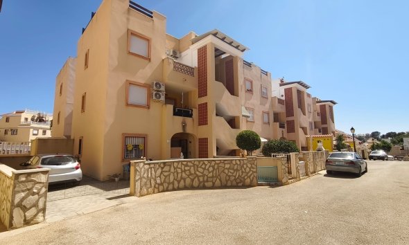 Reventa - Apartamento / Dúplex - Orihuela Costa - Villamartín