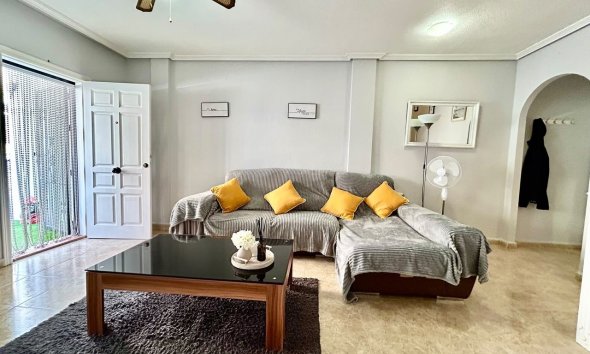 Resale - Townhouse / Terraced House - Orihuela Costa - La Zenia