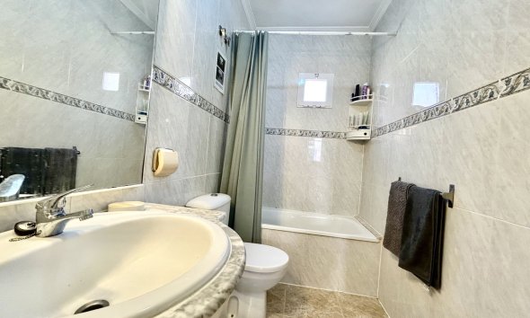 Resale - Townhouse / Terraced House - Orihuela Costa - La Zenia