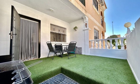 Resale - Townhouse / Terraced House - Orihuela Costa - La Zenia
