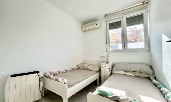Resale - Townhouse / Terraced House - Torrevieja - Los Balcones