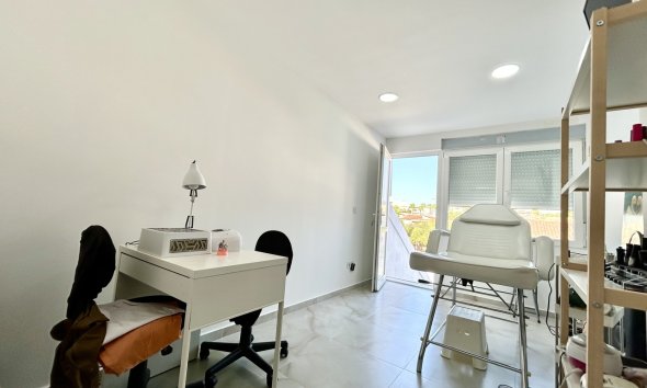 Resale - Townhouse / Terraced House - Torrevieja - Los Balcones