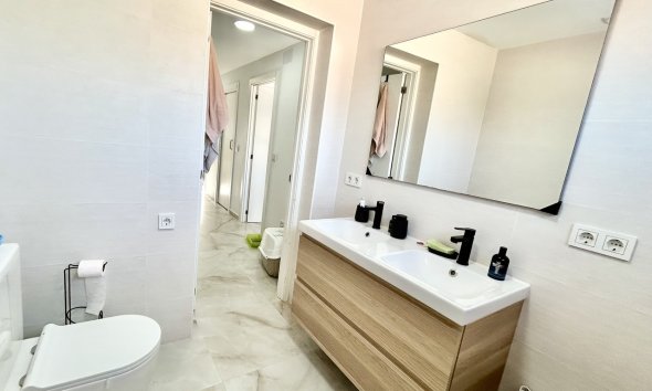 Resale - Townhouse / Terraced House - Torrevieja - Los Balcones