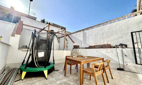 Resale - Townhouse / Terraced House - Torrevieja - Los Balcones