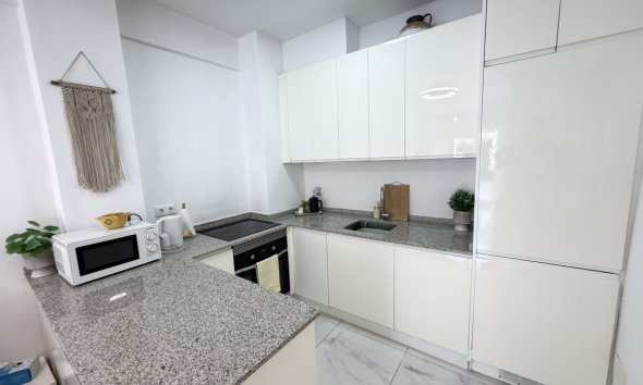 Reventa - Apartamento / Dúplex - Orihuela Costa - La Zenia