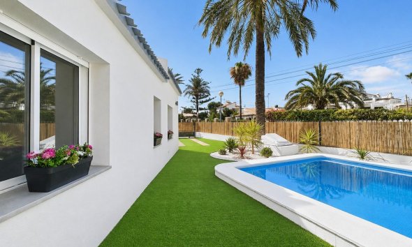 Resale - Townhouse / Terraced House - Orihuela Costa - Punta Prima