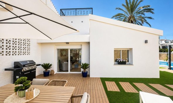 Resale - Townhouse / Terraced House - Orihuela Costa - Punta Prima