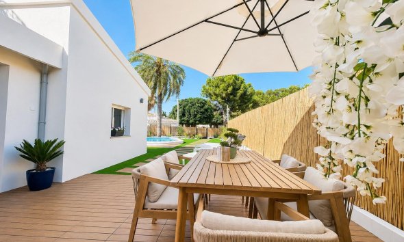 Resale - Townhouse / Terraced House - Orihuela Costa - Punta Prima