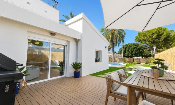 Resale - Townhouse / Terraced House - Orihuela Costa - Punta Prima