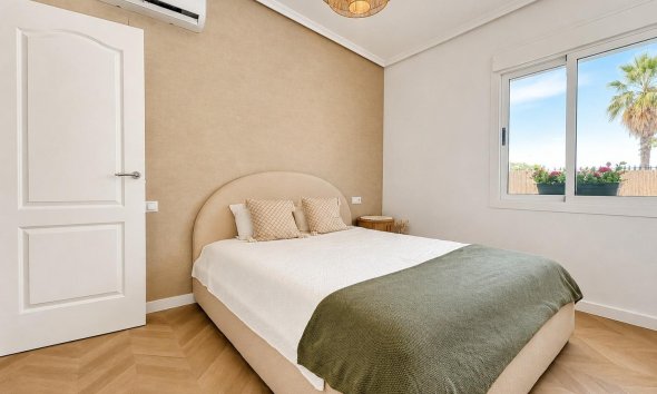 Resale - Townhouse / Terraced House - Orihuela Costa - Punta Prima