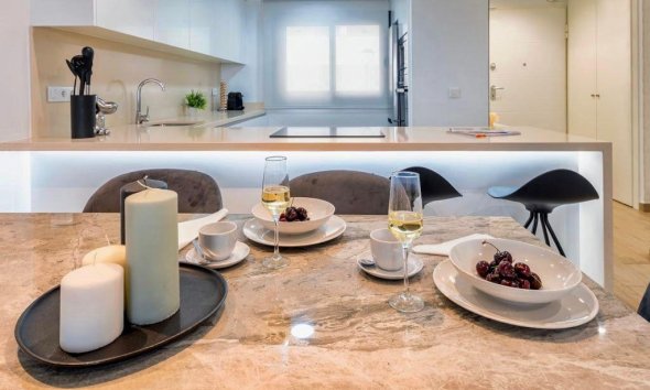 Resale - Townhouse / Terraced House - Finestrat - Urbanización