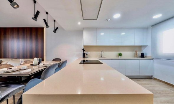 Resale - Townhouse / Terraced House - Finestrat - Urbanización