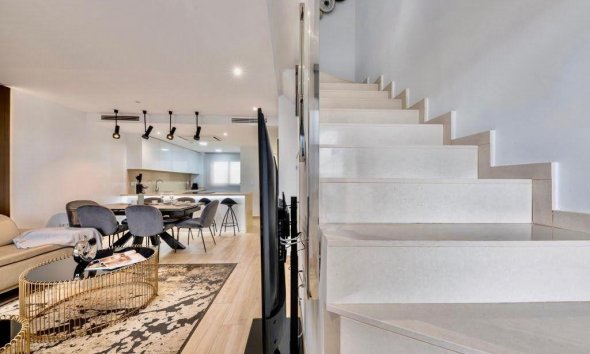 Resale - Townhouse / Terraced House - Finestrat - Urbanización