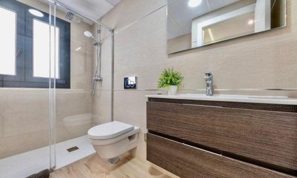 Resale - Townhouse / Terraced House - Finestrat - Urbanización