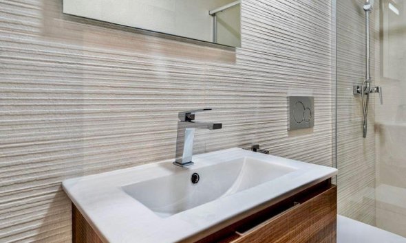 Resale - Townhouse / Terraced House - Finestrat - Urbanización