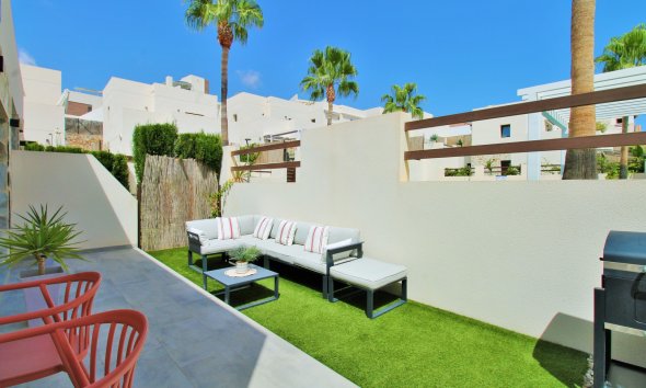 Resale - Villa / House - Orihuela Costa - PAU 8