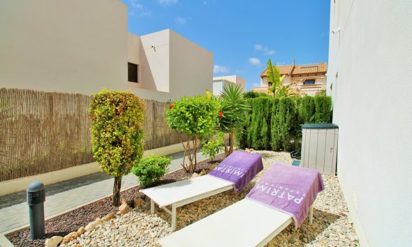 Resale - Villa / House - Orihuela Costa - PAU 8