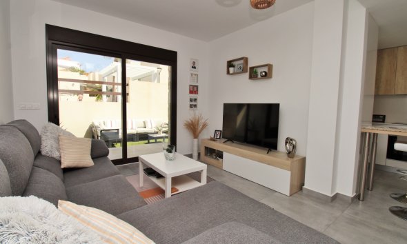 Resale - Villa / House - Orihuela Costa - PAU 8