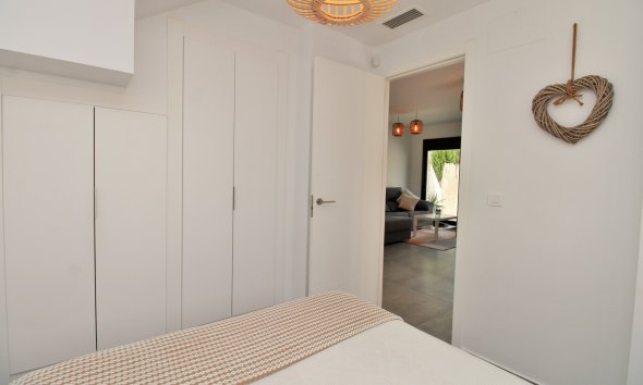 Resale - Villa / House - Orihuela Costa - PAU 8