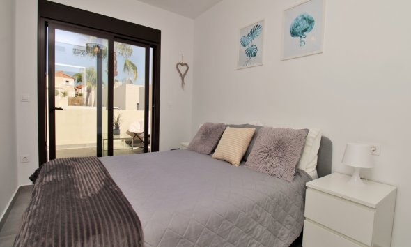 Resale - Villa / House - Orihuela Costa - PAU 8