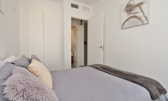 Resale - Villa / House - Orihuela Costa - PAU 8