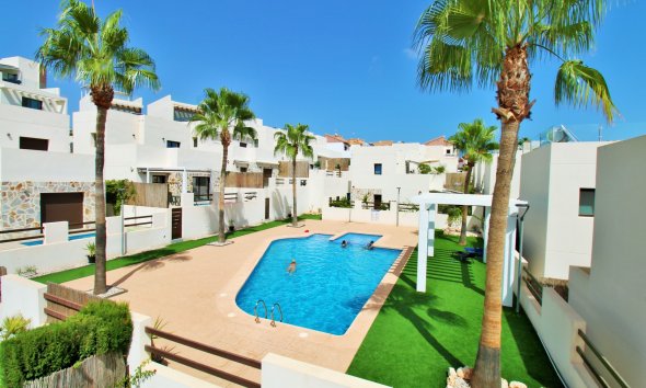 Resale - Villa / House - Orihuela Costa - PAU 8