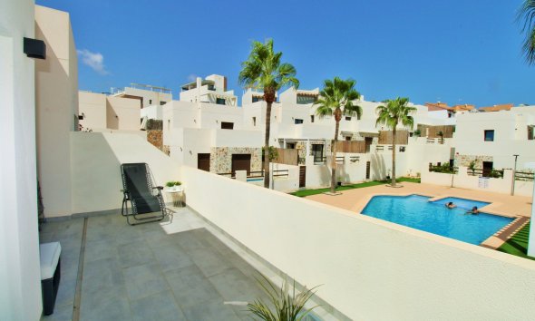 Resale - Villa / House - Orihuela Costa - PAU 8