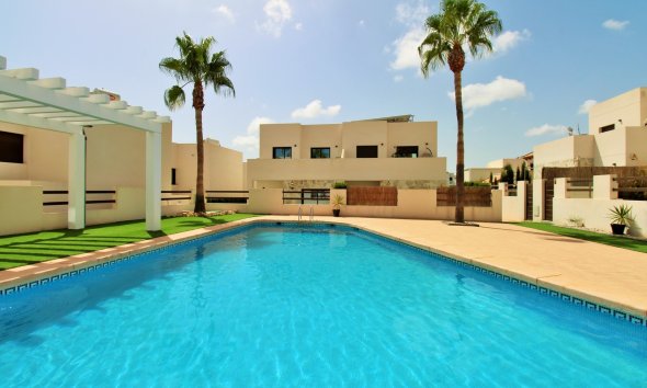 Resale - Villa / House - Orihuela Costa - PAU 8