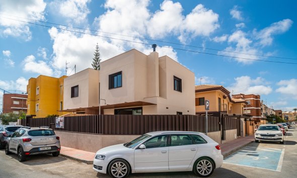 Resale - Villa / House - San Javier - Santiago de la Ribera