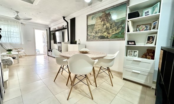 Resale - Townhouse / Terraced House - Heredades