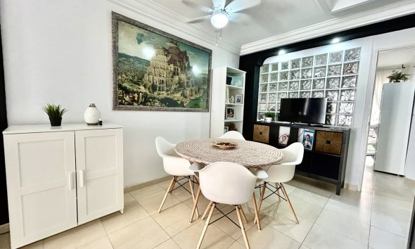 Resale - Townhouse / Terraced House - Heredades