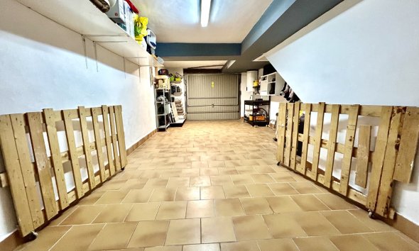 Resale - Townhouse / Terraced House - Heredades
