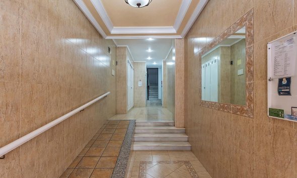 Rynek Wtórny - Apartament / Duplex - Torrevieja - Estacion de autobuses