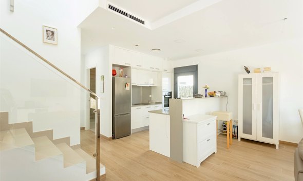 Resale - Villa / House - Ciudad Quesada - Pueblo Bravo