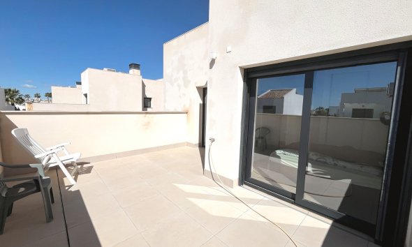 Resale - Villa / House - Ciudad Quesada - Pueblo Bravo